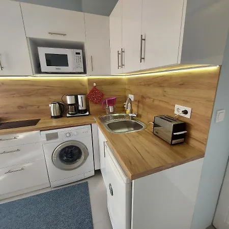 Cozy Spot By The Lions' Bridge *