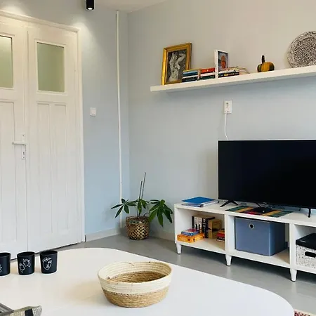 Cozy Spot By The Lions' Bridge Apartment *