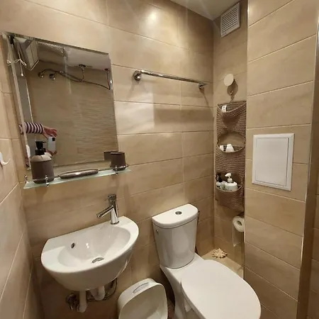 Апартаменты Cozy Spot By The Lions' Bridge *