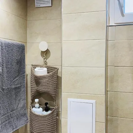 Апартаменты Cozy Spot By The Lions' Bridge София