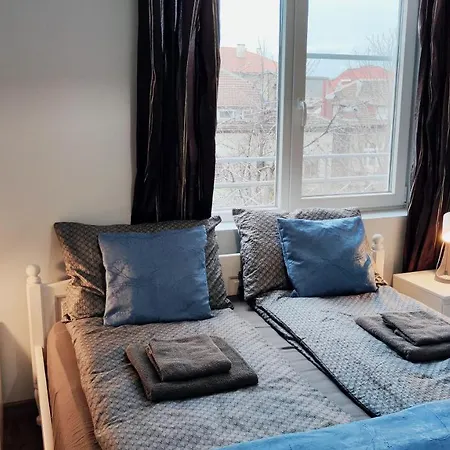 Apartamento Cozy Spot By The Lions' Bridge Sofía